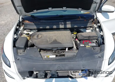 2015 Jeep Cherokee Latitude z USA, uszkodzony, nr VIN 1C4PJMCS1FW764879